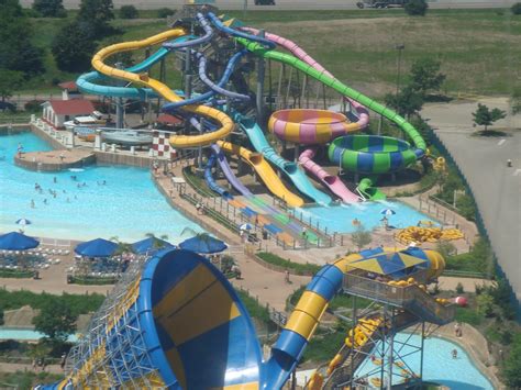 9 of the Best Water Parks in New England - The Family Vacation Guide