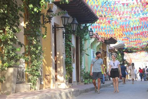 Walking Tour Cartagena Old City including Gold Museum and Plaza de Bolivar