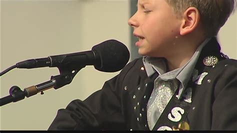 Yodeling internet sensation plays his first concert