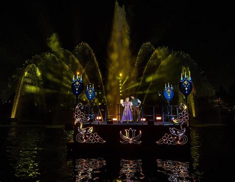 What Is Disneyland's Fantasmic Like? | POPSUGAR Smart Living