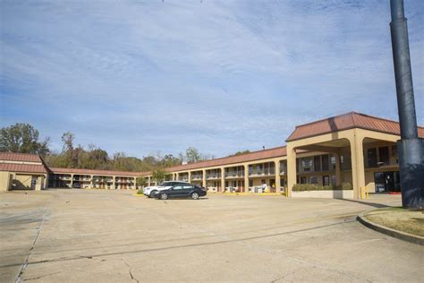 Econo Lodge - Visit Vicksburg