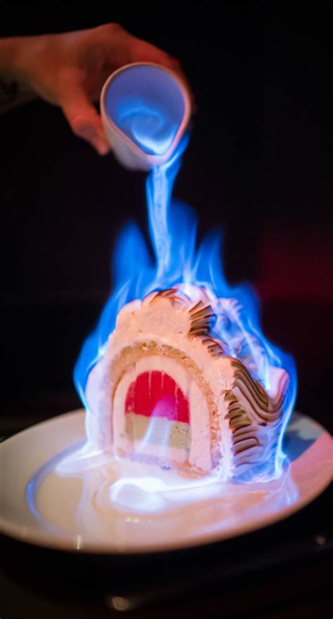 Baked Alaska Flambé, Dessert Recipes, Delicious Desserts, Foodie, Desserts You Can Set On Fire ...