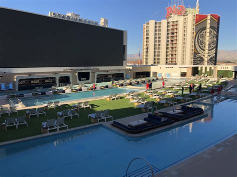 Best Pools in Las Vegas - On The Strip and Downtown