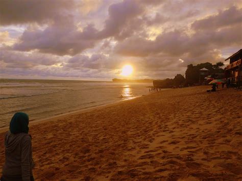 Pantai Indrayanti, Lokasi Dinner Romantis di Pinggir Pantai