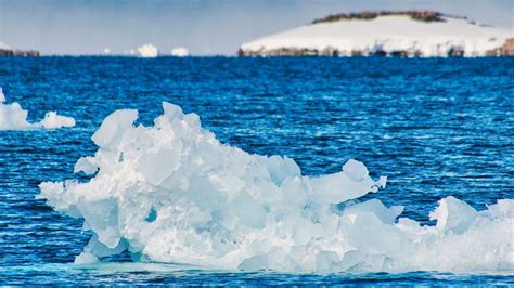 A23a: World's biggest iceberg on the move after 30 years – Straight ...