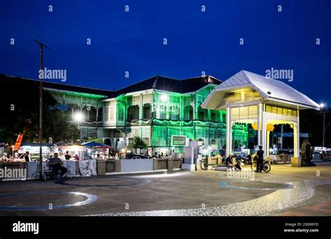 Nonthaburi, Thailand - July 22 2017 : The ancient Nonthaburi town hall ...