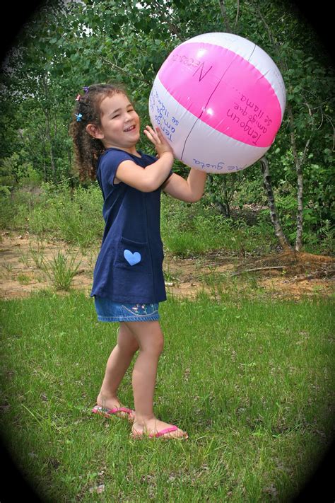 7 Spanish Beach Ball Games for Kids - Spanish Playground | Spanish kids ...