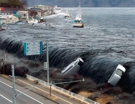 California’s Biggest Tsunami Ever Hits Crescent City – History Enhanced