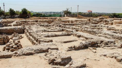 Gaza's archaeological treasures at risk from war and neglect - BBC News