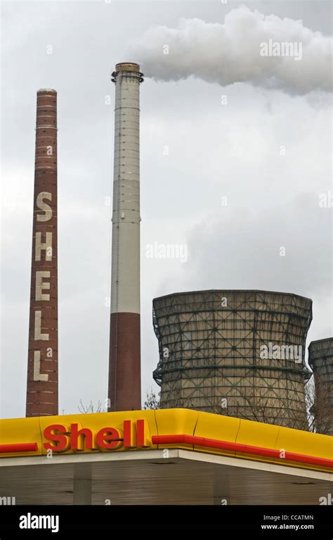 Shell oil refinery and petrol station Stock Photo - Alamy