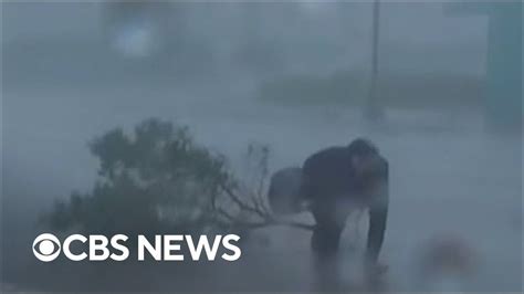 Weather Channel's Jim Cantore hit by tree branch during Hurricane Ian coverage in 2022 ...