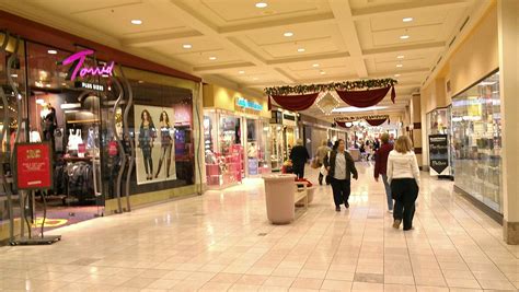 Westroads Mall - Omaha, Nebraska - Torrid / Lady Foot Lock… | Flickr