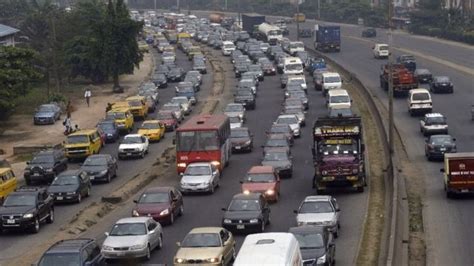 Third Mainland Bridge closure Lagos: See how road traffic affect pipo in history - BBC News Pidgin