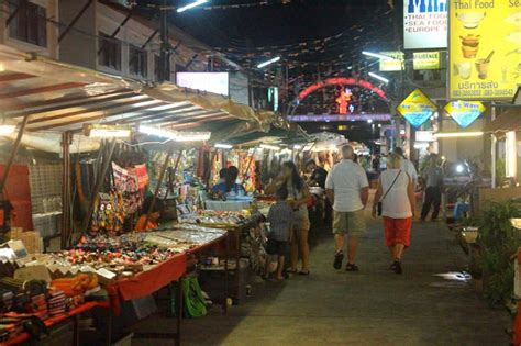 Lamai Night Plaza in Koh Samui - Lamai Night Market and Walking Street - Go Guides