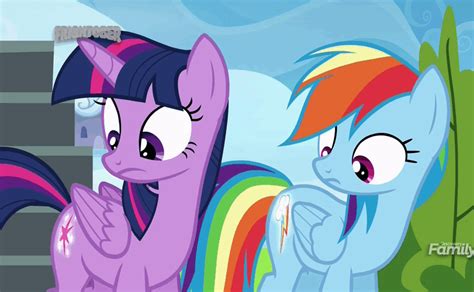 Twilight Sparkle and Rainbow Dash hoofbump | My Little Pony: Friendship ...