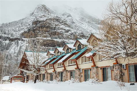 Waterton in The Fall & Winter – Lakes National Park – Glacier Suites