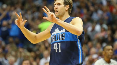 Dirk Nowitzki blames rim for missed dunk | HoopsHype