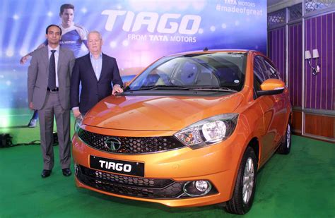 Tata Motors' passenger vehicles grow 28% in October | Zee Business