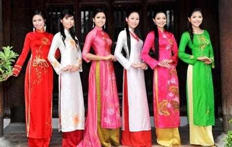 Áo dài, a Vietnamese traditional dress