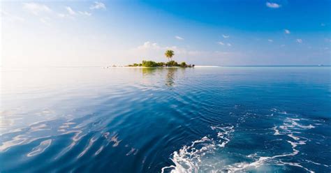 Kaafu Atoll, Maldives - Resort Beds