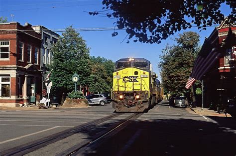 Towns and Nature: La Grange, KY: CSX/L&N Street Running