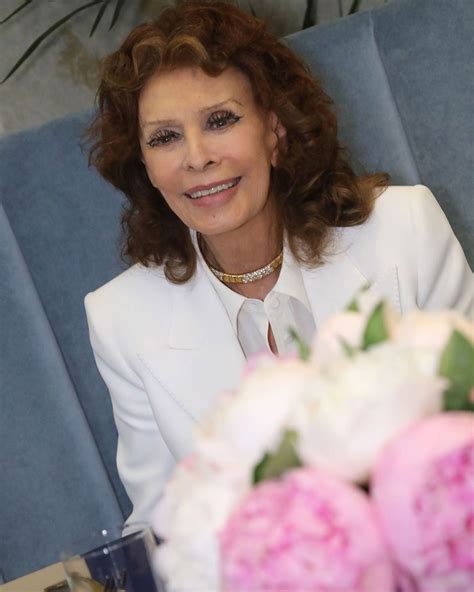 Sophia Loren, 89, hospitalized after falling in Swiss home