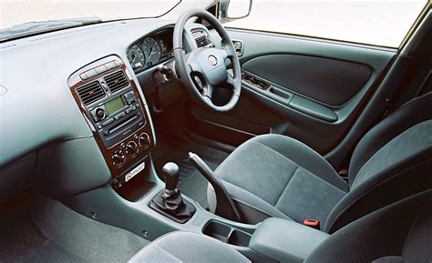 Avensis Saloon Interior (2000 - 2003) - Toyota Media Site