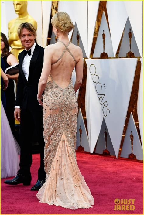 Nicole Kidman's Dress Straps Broke During the Oscars 2017: Photo ...