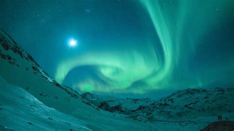 Download Magical Night Sky - The Stunning Aurora Borealis Wallpaper ...