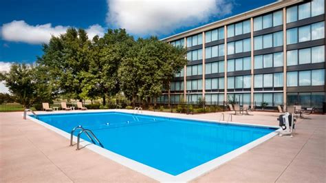 Hotels near Kansas City Airport | Four Points by Sheraton Kansas City ...