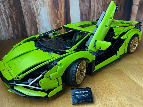 LEGO Technic 42115 Lamborghini Sián FKP 37 neu mit Gratis-Beigabe erhältlich – fertiges Modell ...