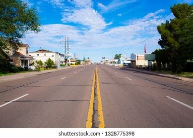 Historic Route 66 Holbrook Arizona Usa Stock Photo (Edit Now) 1328775398