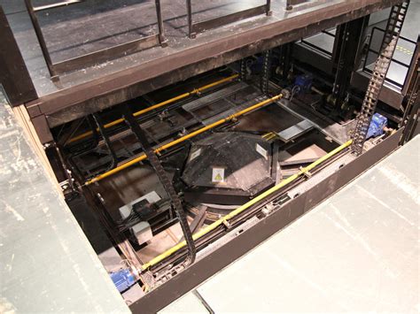 Stage Technology - Revolving stage with integrated stage lift in a theatre | Benelux