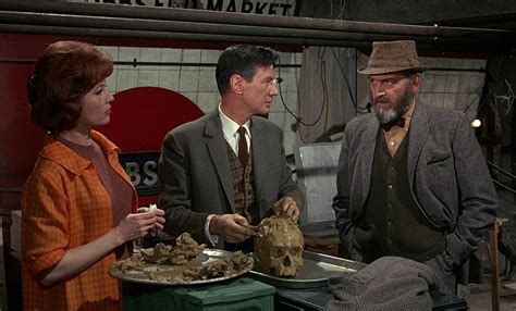 Dave's Film Reviews. . .and stuff.: "Quatermass and The Pit" - review