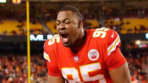 Chris Jones gives WWE message to Chiefs haters before Super Bowl LVIII ...