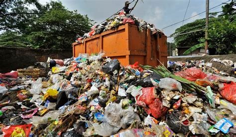 Sampah Menumpuk, Djarot Tegur Dinas Kebersihan dan PD Pasar Jaya