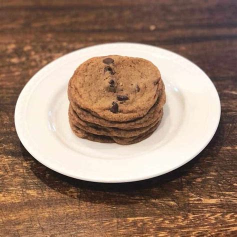 Copycat Subway Chocolate Chip Cookies {with secret ingredients}