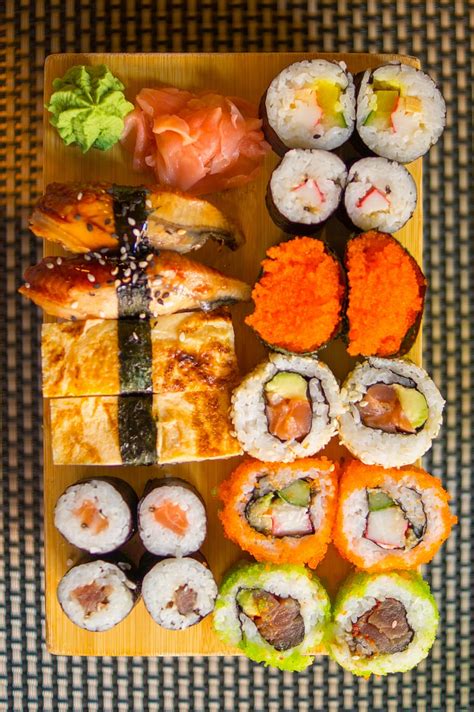 closeup, sushi, food, brown, wooden, surface, rice, healthy, Japanese, wasabi | Pxfuel
