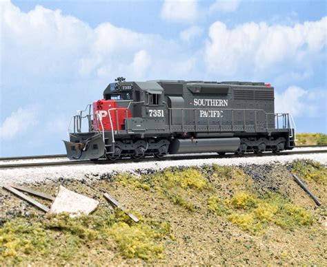 Athearn HO Southern Pacific EMD SD40 | ModelRailroader.com