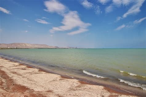 Caspian sea shore, iran | Free Photo