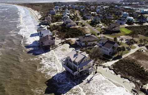 As SC island homes fall into ocean, owners behind them wonder if they ...