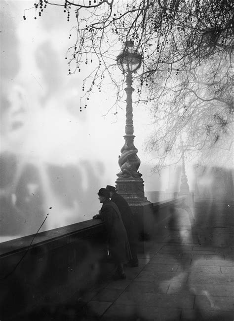 24 Eerie Black and White Photographs That Show London Fog Scenes From the Early 20th Century ...