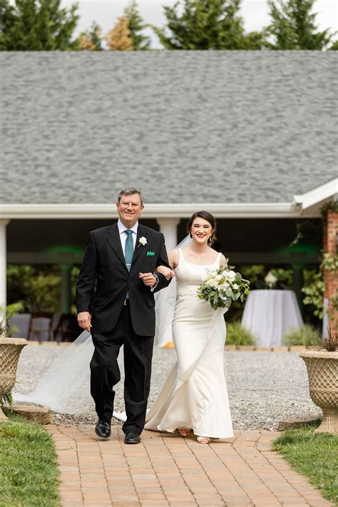 Classic Green and White Wedding — Belle Garden Estate