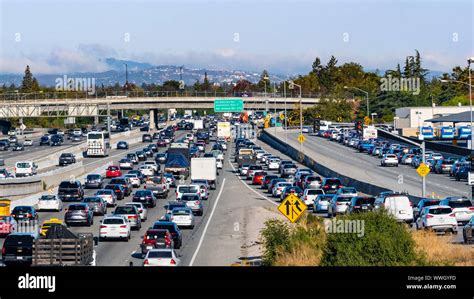 September 9, 2019 Mountain / View / CA / USA - Heavy morning traffic on ...