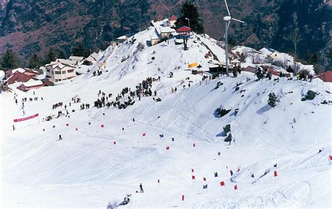 Auli skiing centre | View of main skiing centre of Auli | Anuj Kumar ...