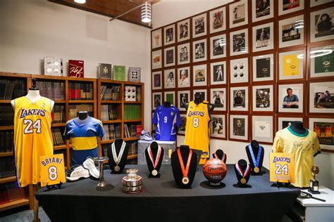 A Guide to Sports Memorabilia | The Best Sports Collectables Stores ...