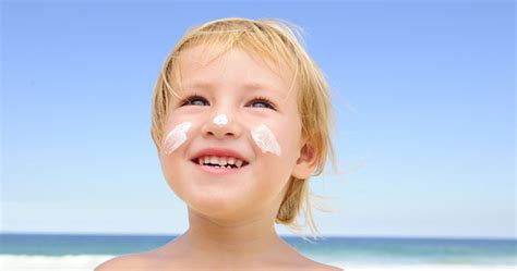 19 Steps to Putting Sunscreen on Your Kids