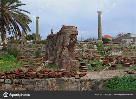 Tyre Ancient Phoenician City Ruins Roman Colums — Stock Photo © MonikaMaria #241839056