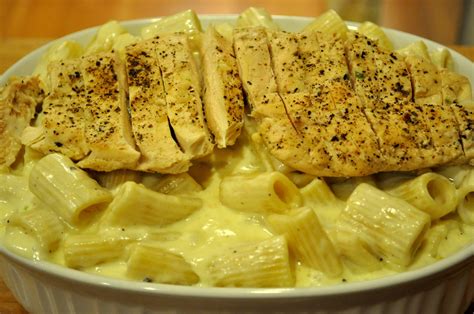 CookingwithSweetface: Creamy Chicken Alfredo Rigatoni