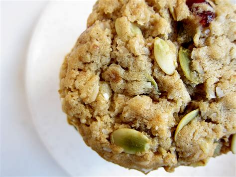 the best vegan oatmeal fruit & nut cookies | Everybody Likes Sandwiches